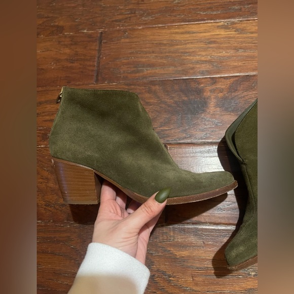 VINCE Havana Front Slit Block Heel Ankle Bootie Rare Sage Color Size 36 - Picture 12 of 16